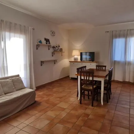 Capo Figari 13, Spazioso Nel Centro Di Con Terrazza Vista Mare, Wi-fi, Parcheggio Gratuito Апартаменты Гольфо-Аранчи