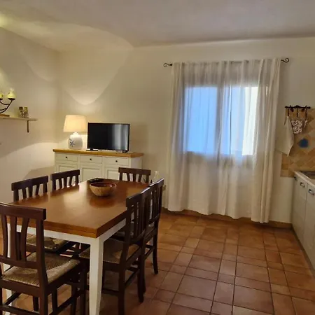 Capo Figari 13, Spazioso Nel Centro Di Con Terrazza Vista Mare, Wi-fi, Parcheggio Gratuito Lejlighed *