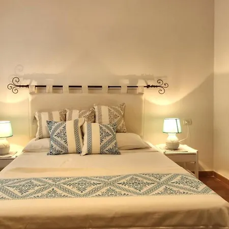 Capo Figari 13, Spazioso Nel Centro Di Con Terrazza Vista Mare, Wi-fi, Parcheggio Gratuito *