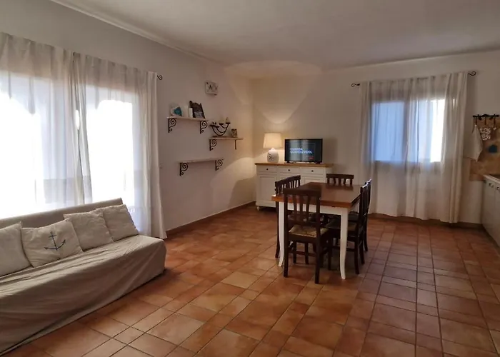 Capo Figari 13, Spazioso Nel Centro Di Con Terrazza Vista Mare, Wi-fi, Parcheggio Gratuito Апартаменты Гольфо-Аранчи